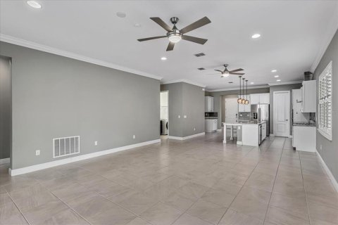 Casa en venta en Orlando, Florida, 4 dormitorios, 192.96 m2 № 2384431 - foto 10