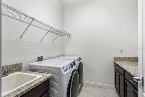 Casa en venta en Orlando, Florida, 4 dormitorios, 192.96 m2 № 2384431 - foto 22