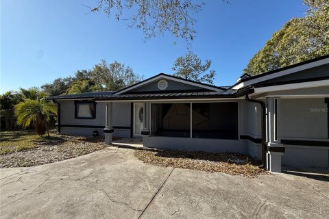 House in Saint Petersburg, Florida 3 bedrooms, 180.51 sq.m. № 2097884 - photo 4