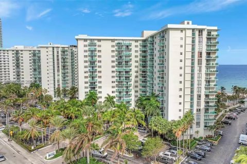 Condo à Hollywood, Floride, 1 chambre  № 2071871