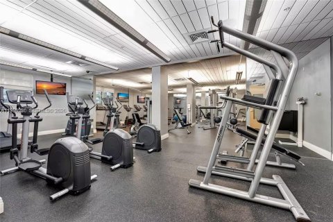 Copropriété à louer à Hollywood, Floride: 1 chambre, 81.2 m2 № 2071871 - photo 6