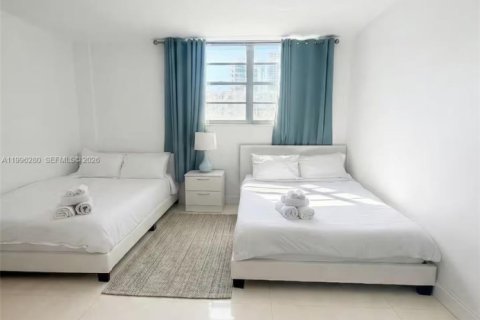 Copropriété à louer à Hollywood, Floride: 1 chambre, 81.2 m2 № 2071871 - photo 4