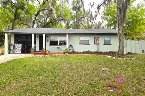 House in DeLand, Florida 3 bedrooms, 130.53 sq.m. № 2101938