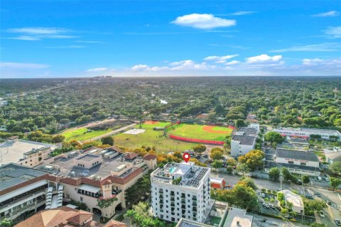 Condo in Coral Gables, Florida, 2 bedrooms  № 2002710 - photo 3