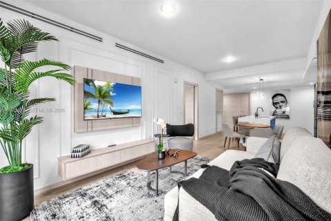 Condo in Coral Gables, Florida, 2 bedrooms  № 2002710 - photo 14