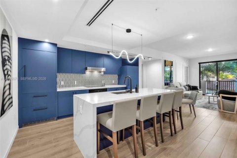 Condo in Coral Gables, Florida, 2 bedrooms  № 2002710 - photo 6