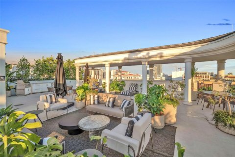 Condo in Coral Gables, Florida, 2 bedrooms  № 2002710 - photo 19