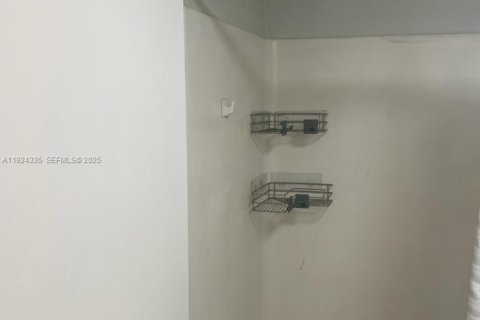 Apartamento en alquiler en North Miami, Florida, 1 dormitorio № 1982897 - foto 20