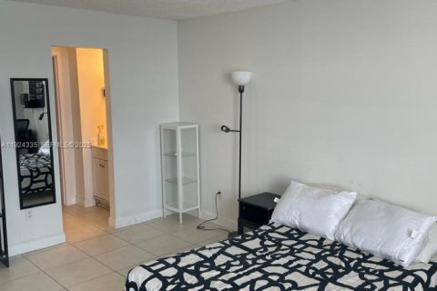 Apartamento en alquiler en North Miami, Florida, 1 dormitorio № 1982897 - foto 16