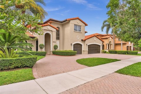 House in Miami Lakes, Florida 6 bedrooms, 300.26 sq.m. № 2275134 - photo 4