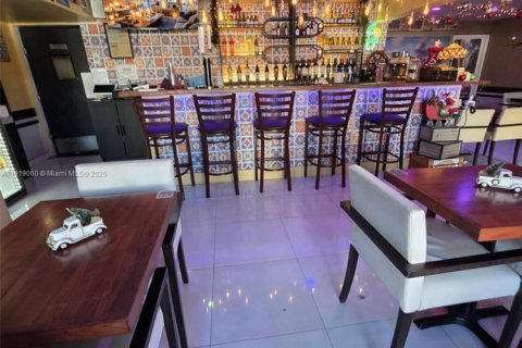 Propiedad comercial en venta en Pompano Beach, Florida № 1974734 - foto 29