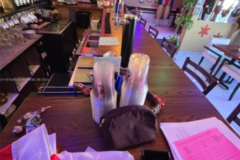 Propiedad comercial en venta en Pompano Beach, Florida № 1974734 - foto 14