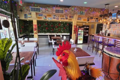 Propiedad comercial en venta en Pompano Beach, Florida № 1974734 - foto 15