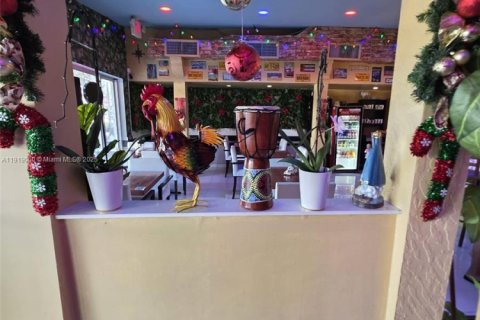 Propiedad comercial en venta en Pompano Beach, Florida № 1974734 - foto 16