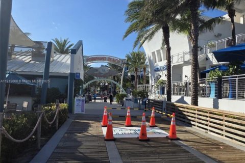 Propiedad comercial en venta en Pompano Beach, Florida № 1974734 - foto 25