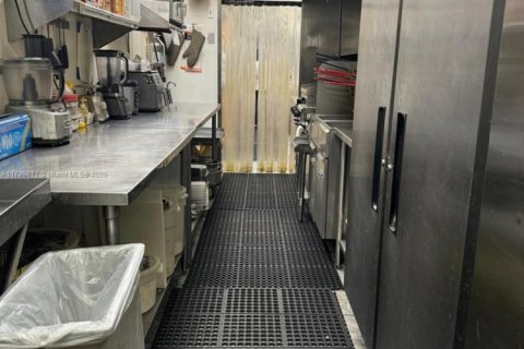 Commercial property in Sunrise, Florida № 1958985 - photo 22