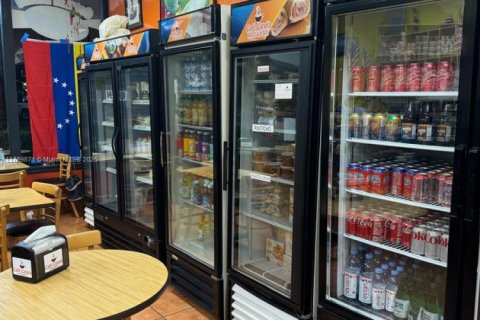 Commercial property in Sunrise, Florida № 1958985 - photo 16