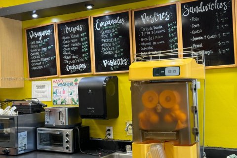 Commercial property in Sunrise, Florida № 1958985 - photo 6