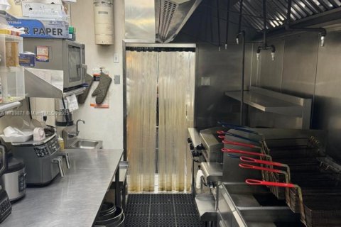 Commercial property in Sunrise, Florida № 1958985 - photo 20