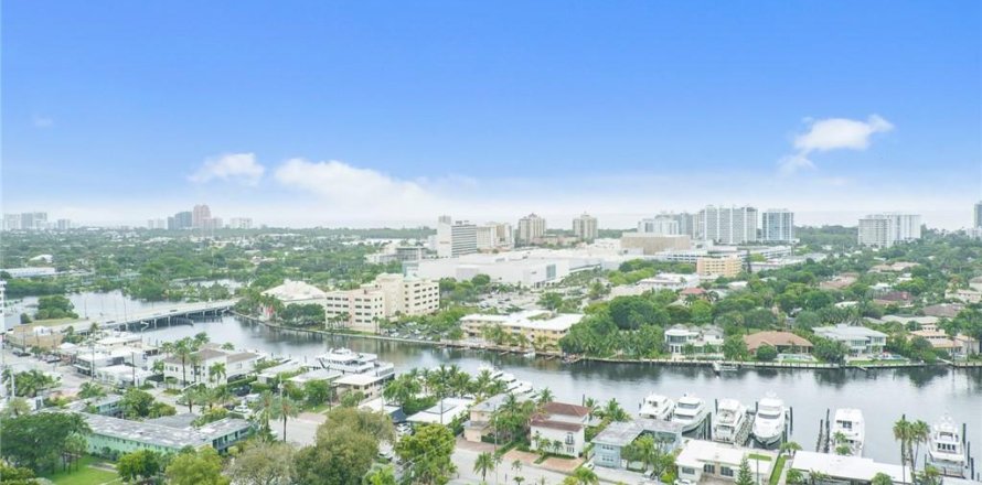 House in Fort Lauderdale, Florida 3 bedrooms, 173.91 sq.m. № 1207375