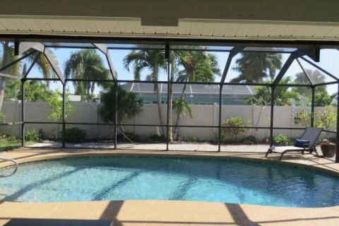 Villa ou maison à louer à Bradenton, Floride: 3 chambres, 159.7 m2 № 1673552 - photo 1