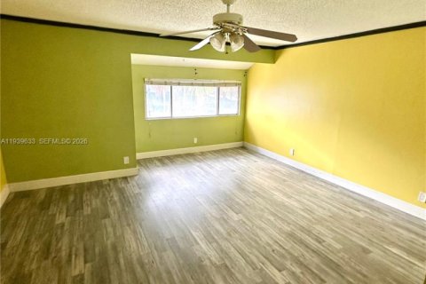 Townhouse in Plantation, Florida 4 bedrooms, 187.66 sq.m. № 1997941 - photo 25