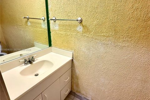 Townhouse in Plantation, Florida 4 bedrooms, 187.66 sq.m. № 1997941 - photo 8