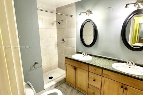 Townhouse in Plantation, Florida 4 bedrooms, 187.66 sq.m. № 1997941 - photo 22