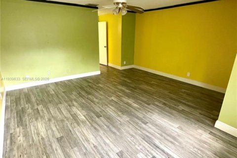 Townhouse in Plantation, Florida 4 bedrooms, 187.66 sq.m. № 1997941 - photo 27