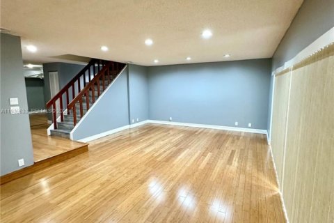 Townhouse in Plantation, Florida 4 bedrooms, 187.66 sq.m. № 1997941 - photo 13