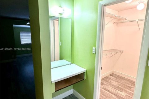 Townhouse in Plantation, Florida 4 bedrooms, 187.66 sq.m. № 1997941 - photo 24