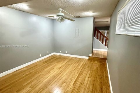 Townhouse in Plantation, Florida 4 bedrooms, 187.66 sq.m. № 1997941 - photo 5