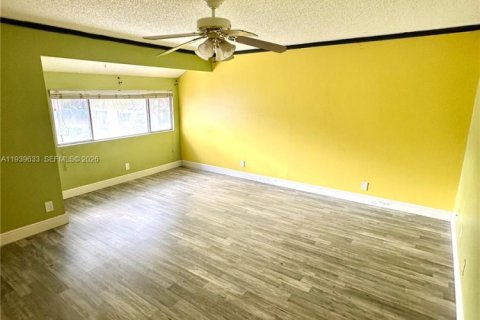 Townhouse in Plantation, Florida 4 bedrooms, 187.66 sq.m. № 1997941 - photo 26