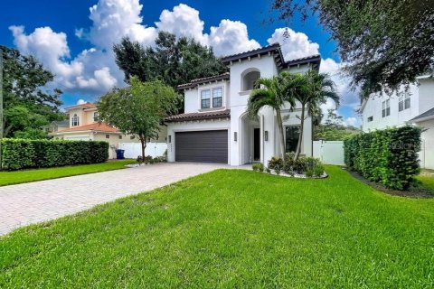 Casa en Tampa, Florida 4 dormitorios, 256.69 m2 № 2298385