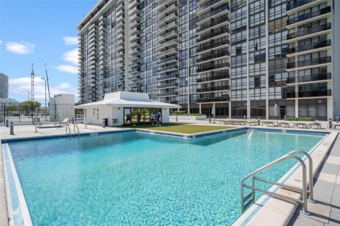 Condo in Miami, Florida, 2 bedrooms  № 2186074 - photo 27