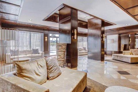 Condo in Miami, Florida, 2 bedrooms  № 2186074 - photo 14