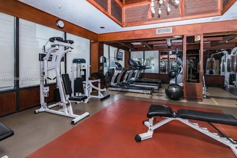 Condo in Miami, Florida, 2 bedrooms  № 2186074 - photo 15
