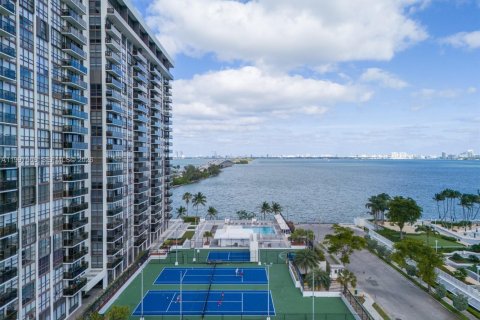 Condo in Miami, Florida, 2 bedrooms  № 2186074 - photo 24