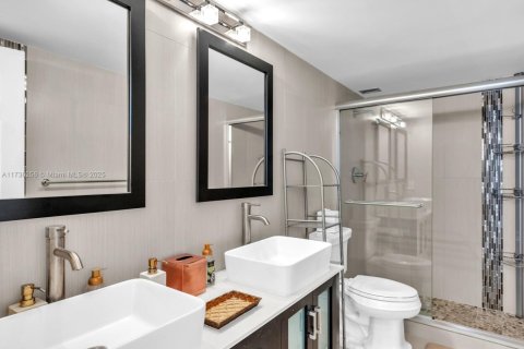 Купить кондоминиум в Халландейл-Бич, Флорида 2 спальни, 172.43м2, № 1484842 - фото 30