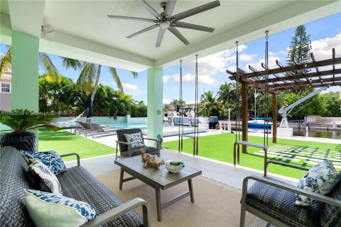 House in Key Largo, Florida 3 bedrooms, 138.98 sq.m. № 1930102 - photo 24