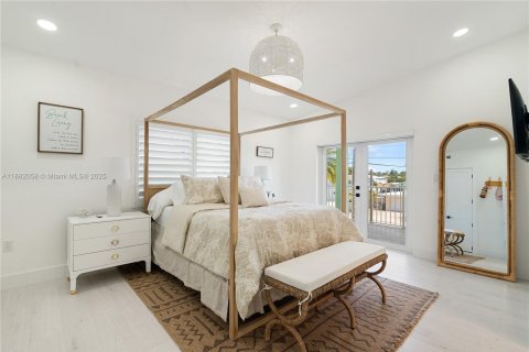 House in Key Largo, Florida 3 bedrooms, 138.98 sq.m. № 1930102 - photo 15