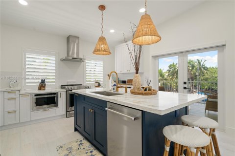 House in Key Largo, Florida 3 bedrooms, 138.98 sq.m. № 1930102 - photo 5