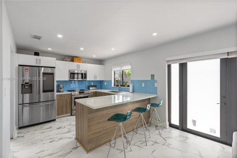 Купить виллу или дом в Майами, Флорида 1 комната, 148.83м2, № 2024928 - фото 22