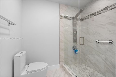 Купить виллу или дом в Майами, Флорида 1 комната, 148.83м2, № 2024928 - фото 25