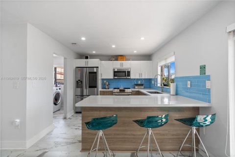 Купить виллу или дом в Майами, Флорида 1 комната, 148.83м2, № 2024928 - фото 20