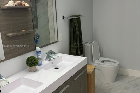 Villa ou maison à vendre à Miami, Floride: 4 chambres, 148.83 m2 № 2024928 - photo 12