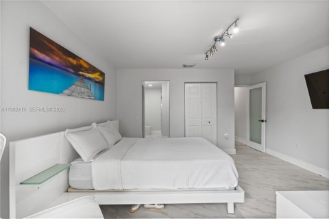 Купить виллу или дом в Майами, Флорида 1 комната, 148.83м2, № 2024928 - фото 26