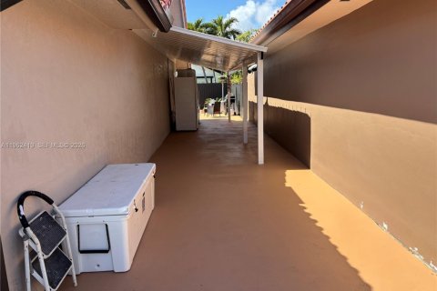 Купить виллу или дом в Майами, Флорида 1 комната, 148.83м2, № 2024928 - фото 17