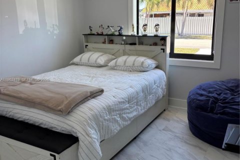 Villa ou maison à vendre à Miami, Floride: 4 chambres, 148.83 m2 № 2024928 - photo 14