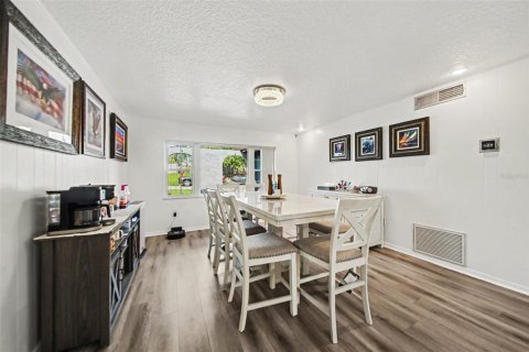 Casa en venta en Altamonte Springs, Florida, 4 dormitorios, 180.51 m2 № 2238163 - foto 9